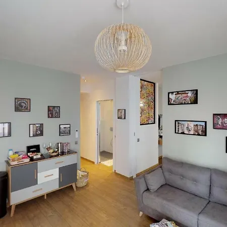 Cosy Au Coeur De Avec Parking Gratuit Apartment